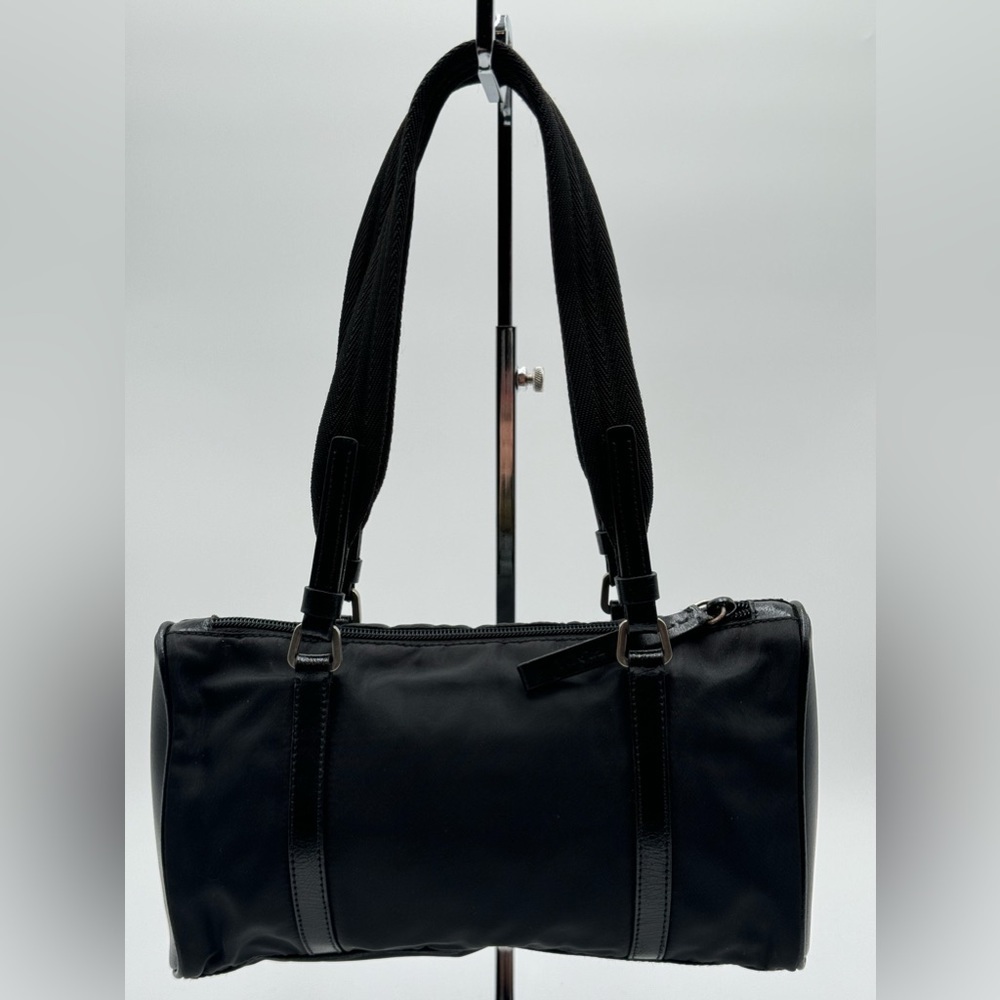 Prada - Authentic - Black Nylon & Leather Shoulder Bag